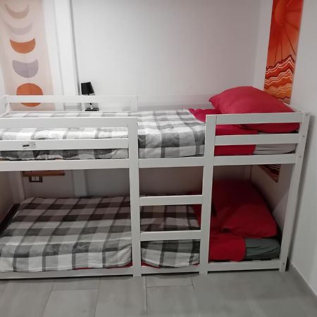 Room In Historical City Centre With Private Bathroom 카타니아 외부 사진