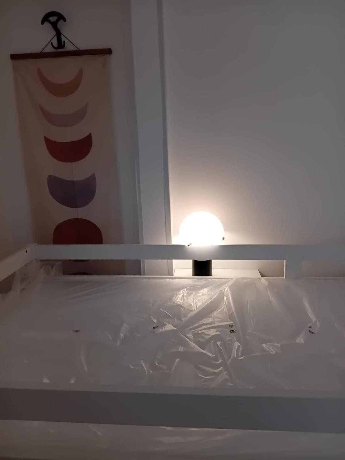 Room In Historical City Centre With Private Bathroom 카타니아 외부 사진